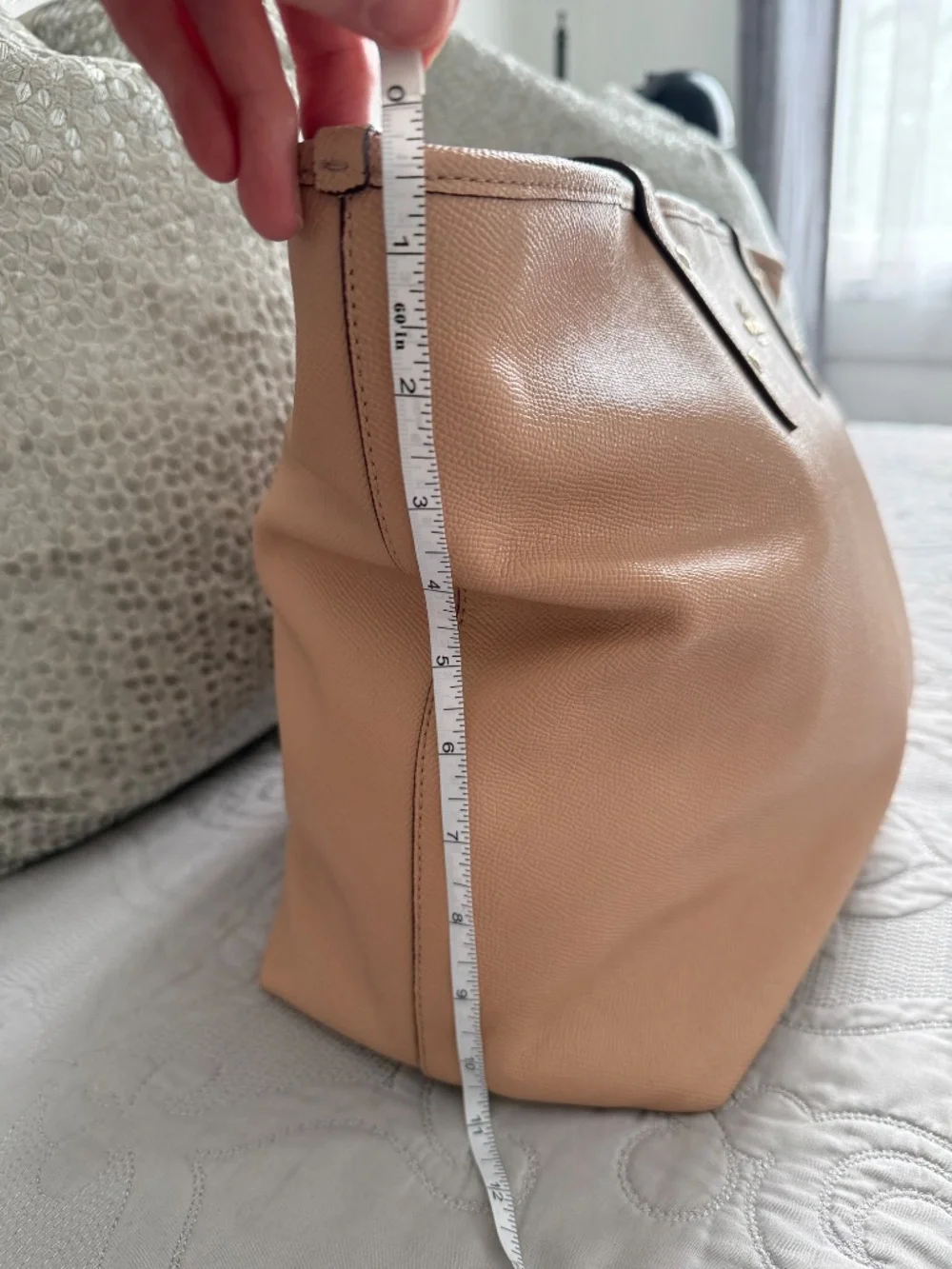 Coach Large City Tote in Blush, Excellent Used Condition - Picture 4 of 15